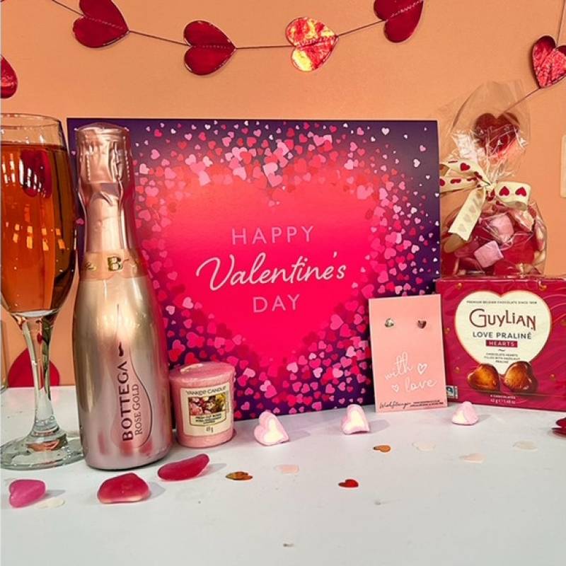 Happy Valentines Prosecco & Yankee Candle Hamper